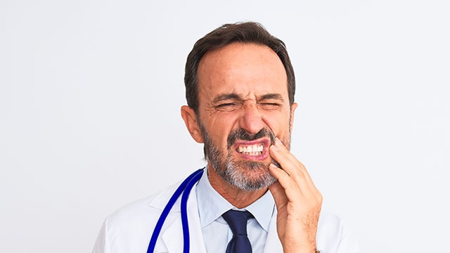 牙齒痛的誘因和治療方法