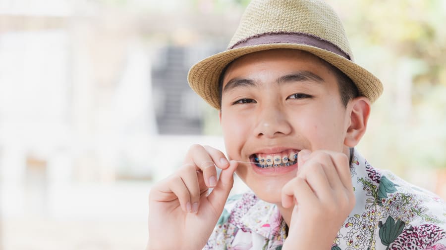 如何正確使用牙線 - 高露潔香港