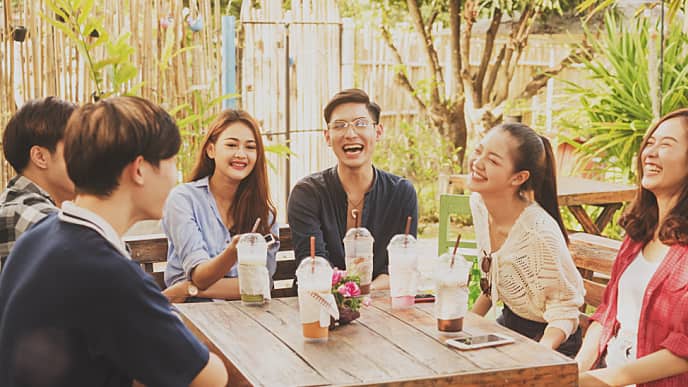 如何有效控制飲酒後口氣有酒味的問題 - 高露潔香港 如何有效控制飲酒後口氣有酒味的問題 - 高露潔香港