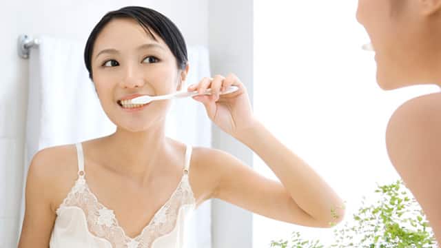 如何防止牙菌斑的形成 - 高露潔香港